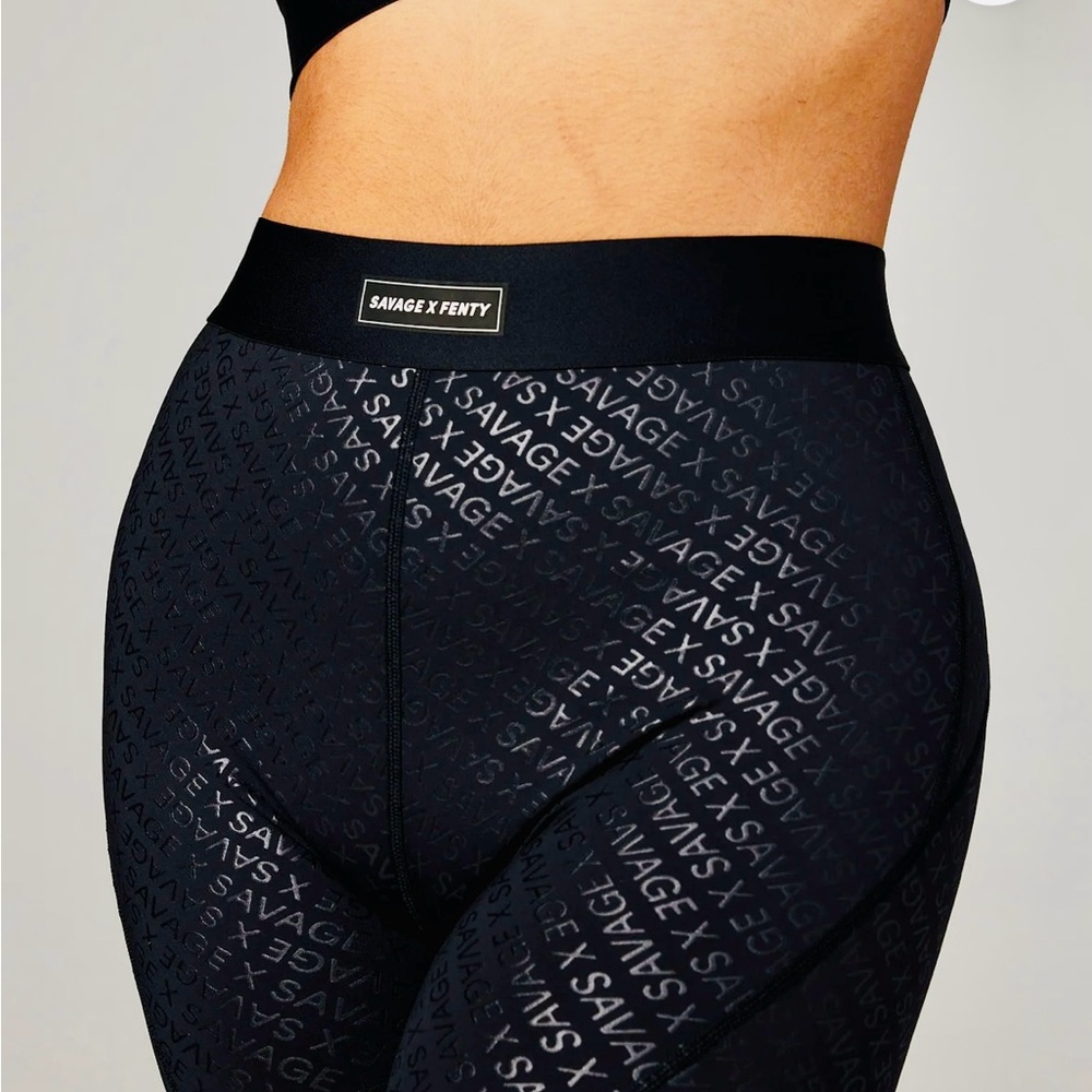Black Caviar Savage X Monogram Flow High-Waist Legging Lineup Sports Bra Set - Picture 2 of 16